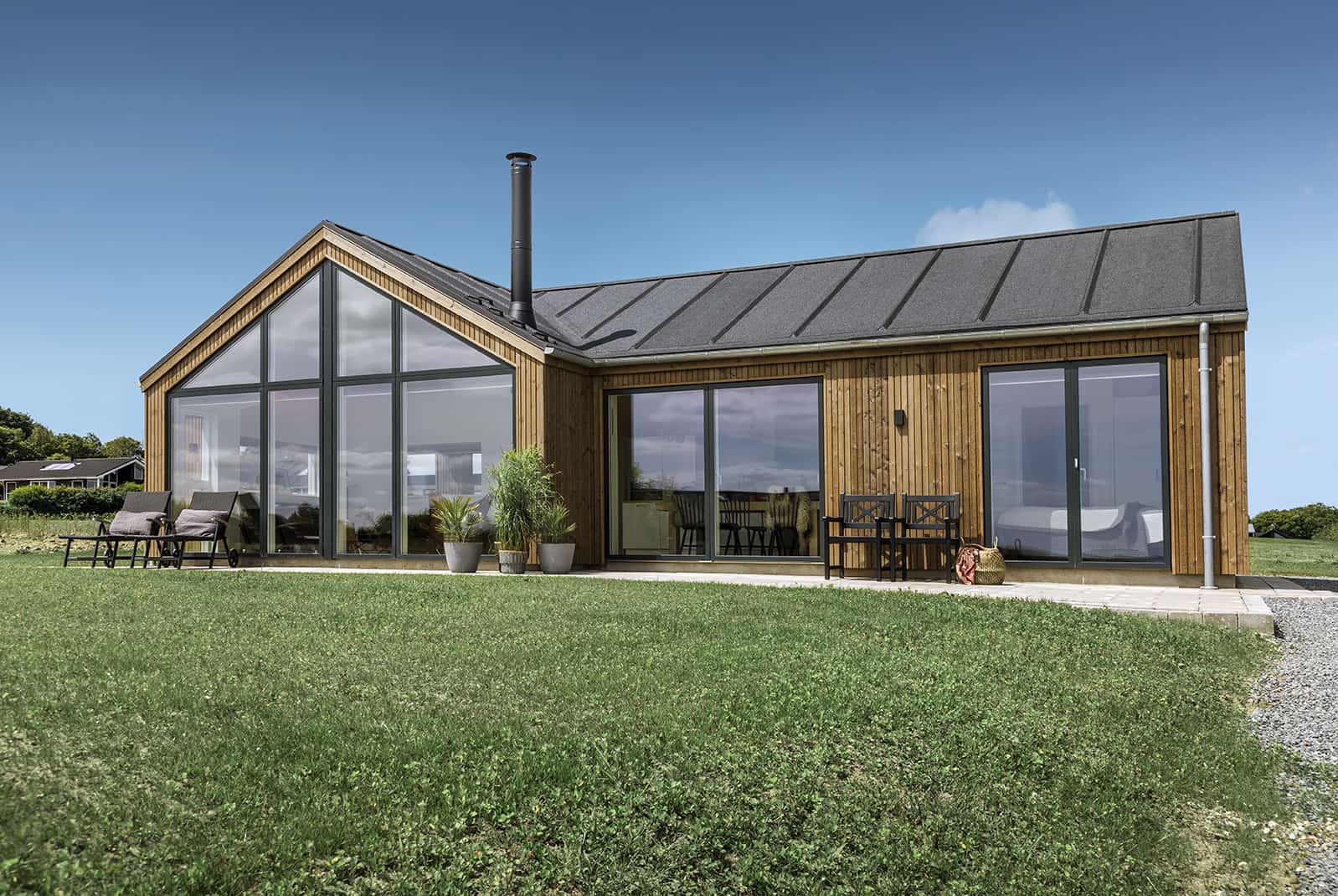 Skanlux Trend sommerhus fyldt. Arkitekttegnet sommerhus