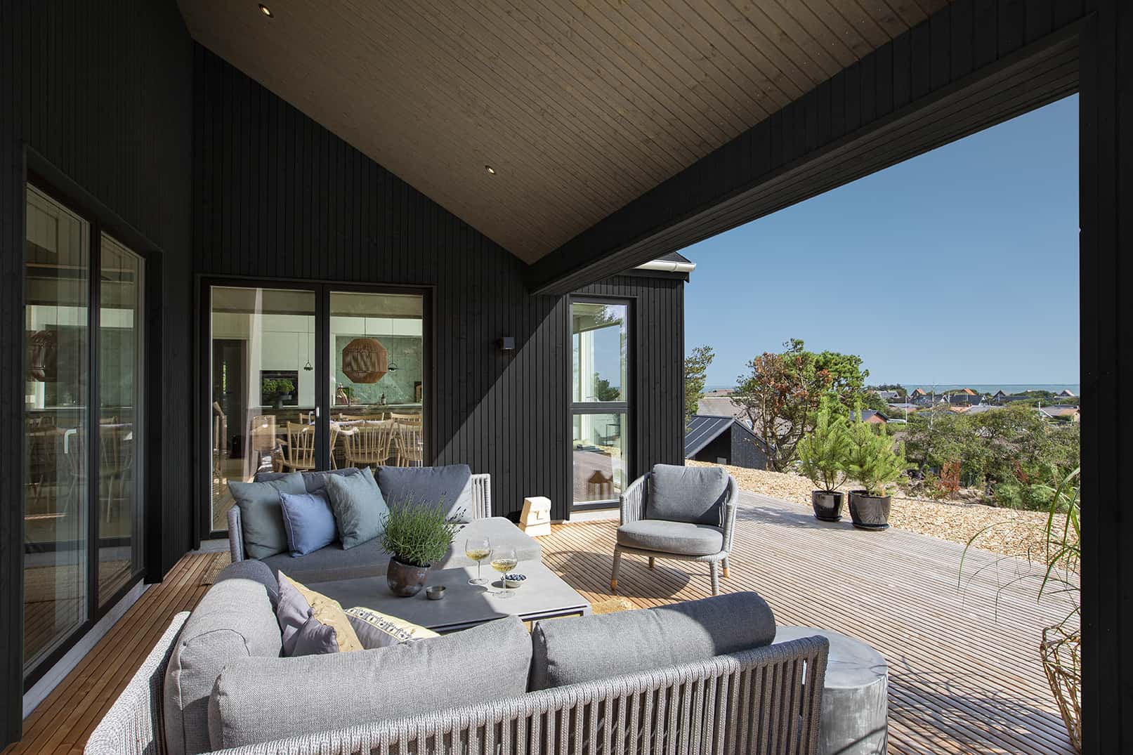 Skanlux Trend sommerhus fyldt. Arkitekttegnet sommerhus