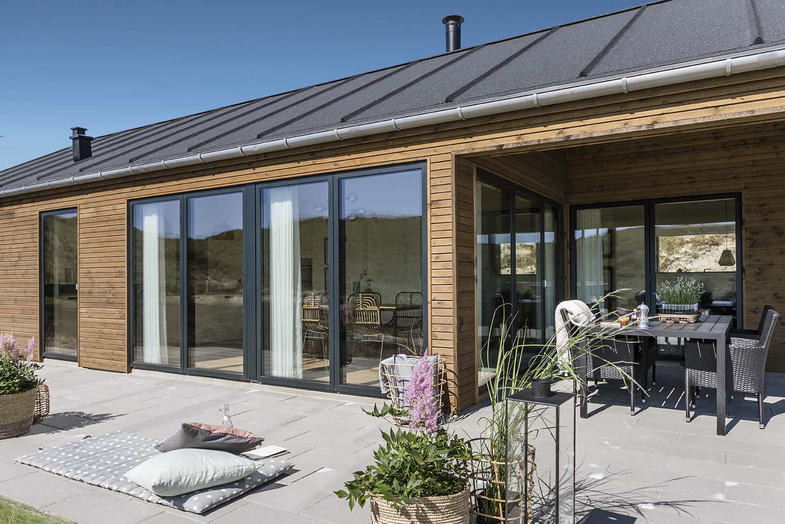Skanlux Trend sommerhus fyldt. Arkitekttegnet sommerhus