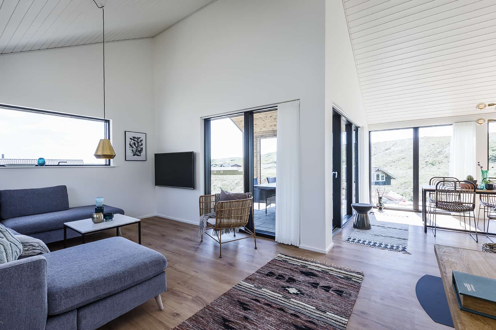 Lys og hyggelig stue i sommerhus