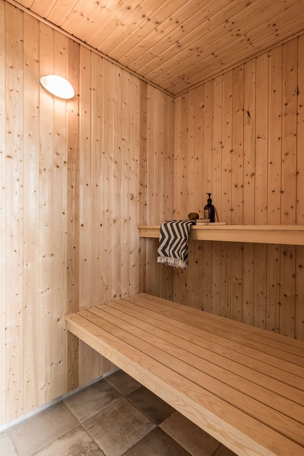 Skanlux Aqua sommerhus med pool og aktivitetsrum