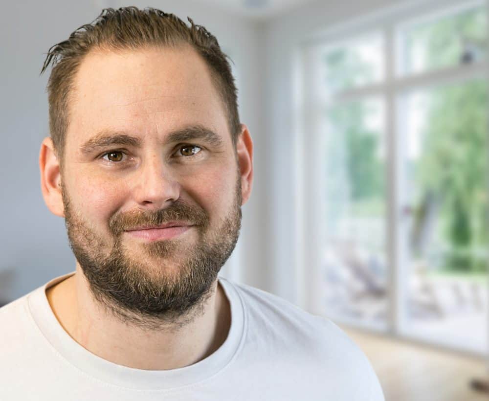 Frederik Schlegel portrætfoto med baggrund