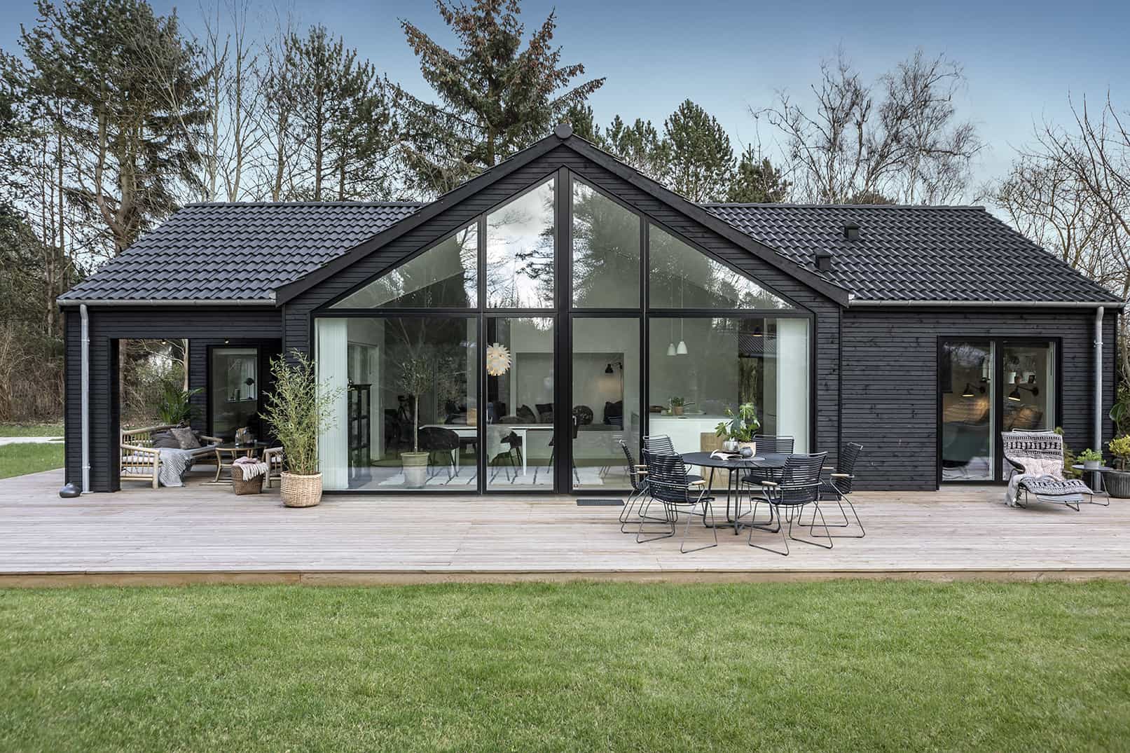 Trend Basic sommerhus fra Skanlux. Moderne og hyggeligt fristed.