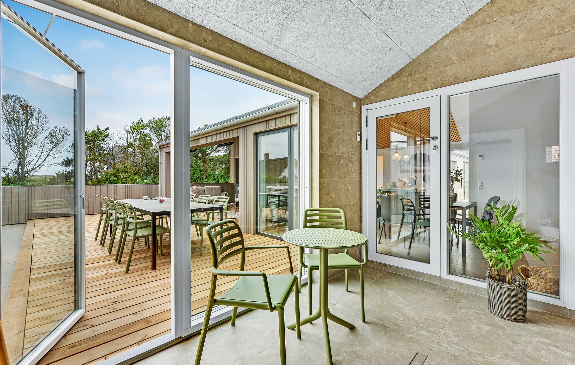 Skanlux Aqua+ luksussommerhus med pool