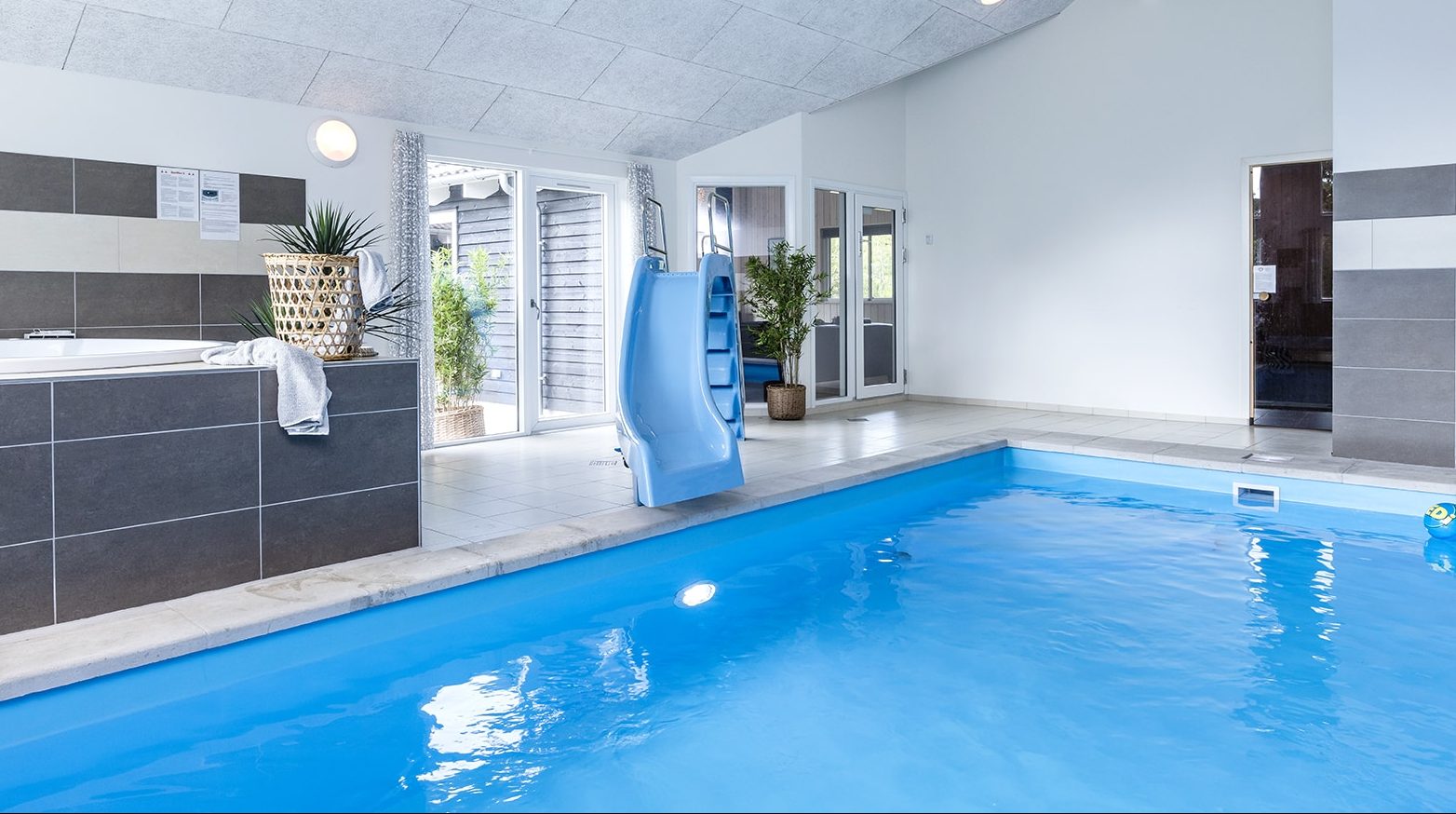 Skanlux Aqua poolsommerhus