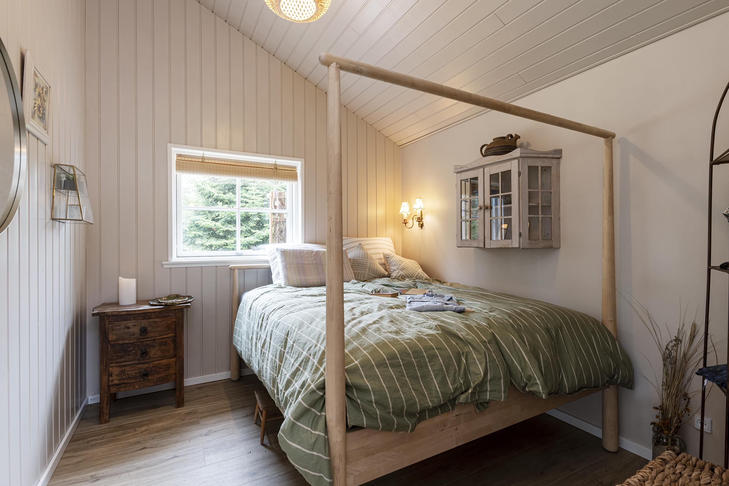 Soveværelse. Sommerdrømme TV2. Skanlux sommerhus.