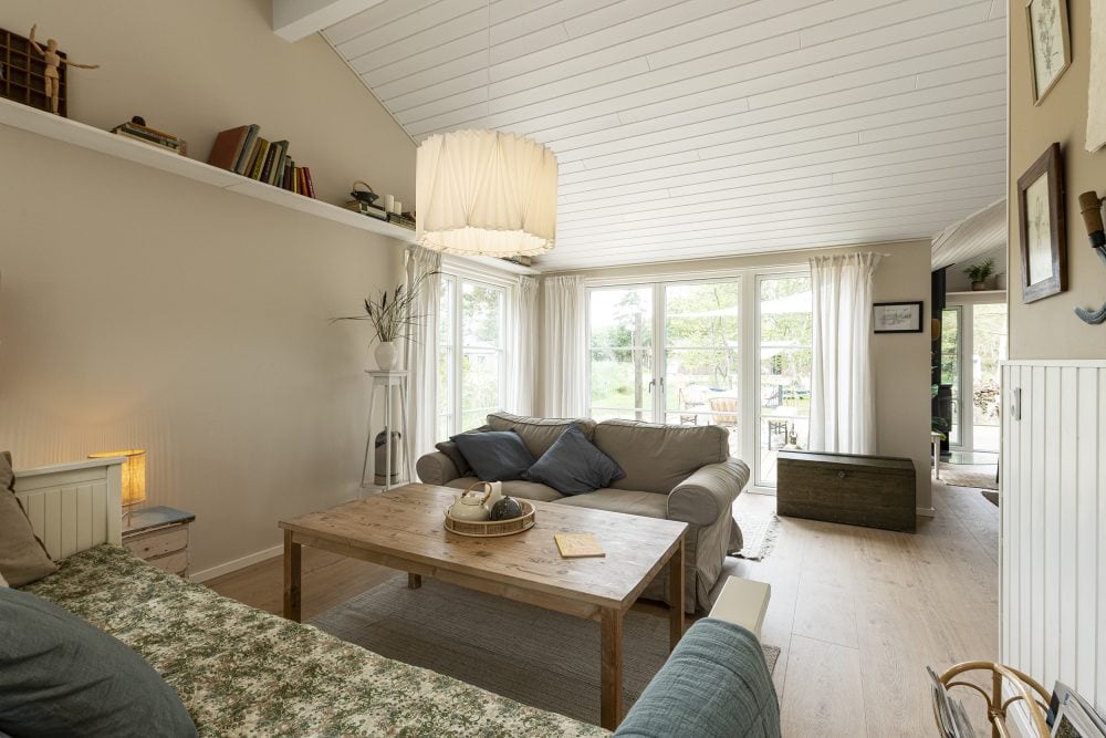 Sommerdrømme TV2 2022 - Belinda og Mathilde stue. Skanlux sommerhus