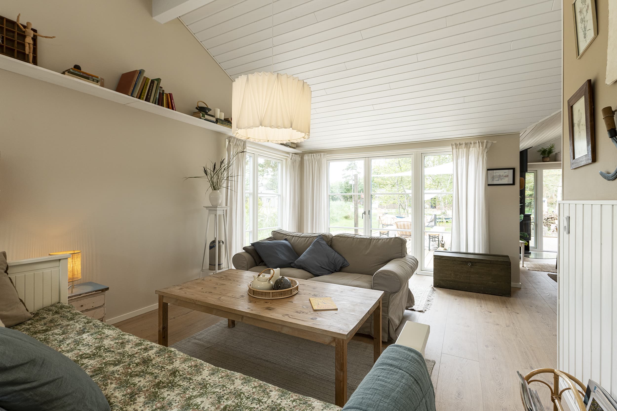 Sommerdrømme TV2 2022 - Belinda og Mathilde stue. Skanlux sommerhus