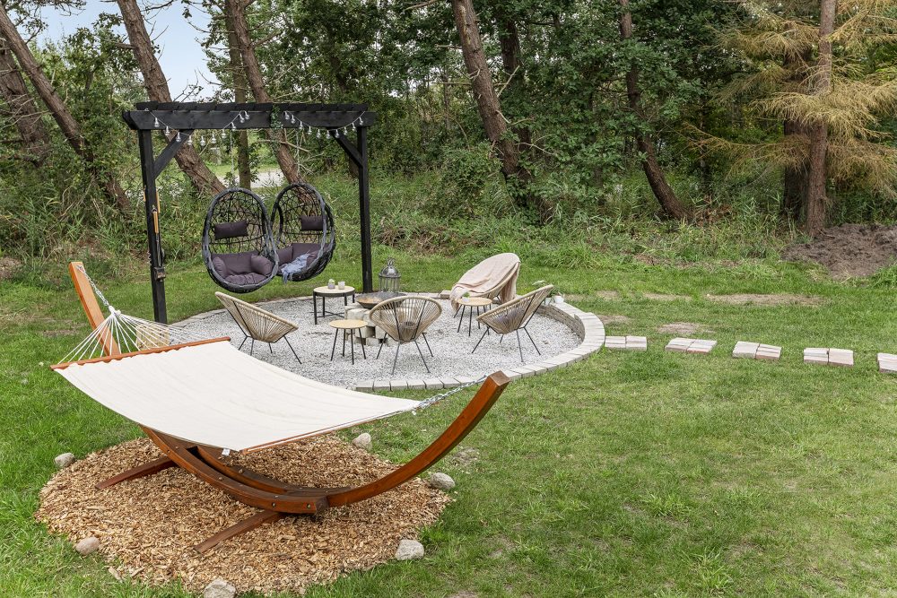 Haider og Bashars bålplads fra TV2 Sommerdrømme 2022. Skanlux sommerhuse