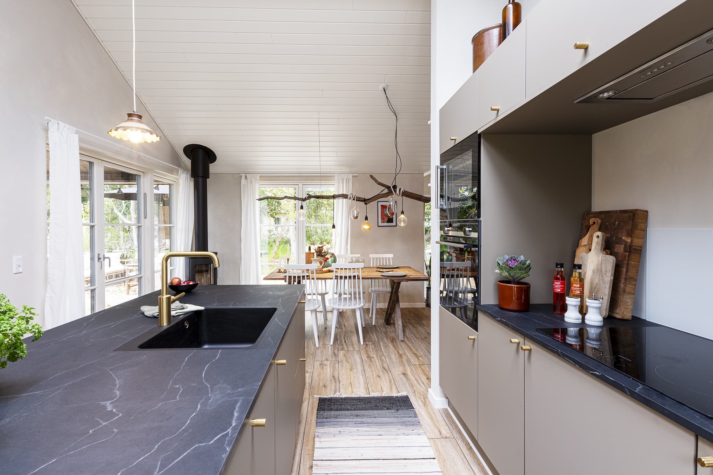 TV2 Sommerdrømme 2022 - Louise og Nicolaj køkken