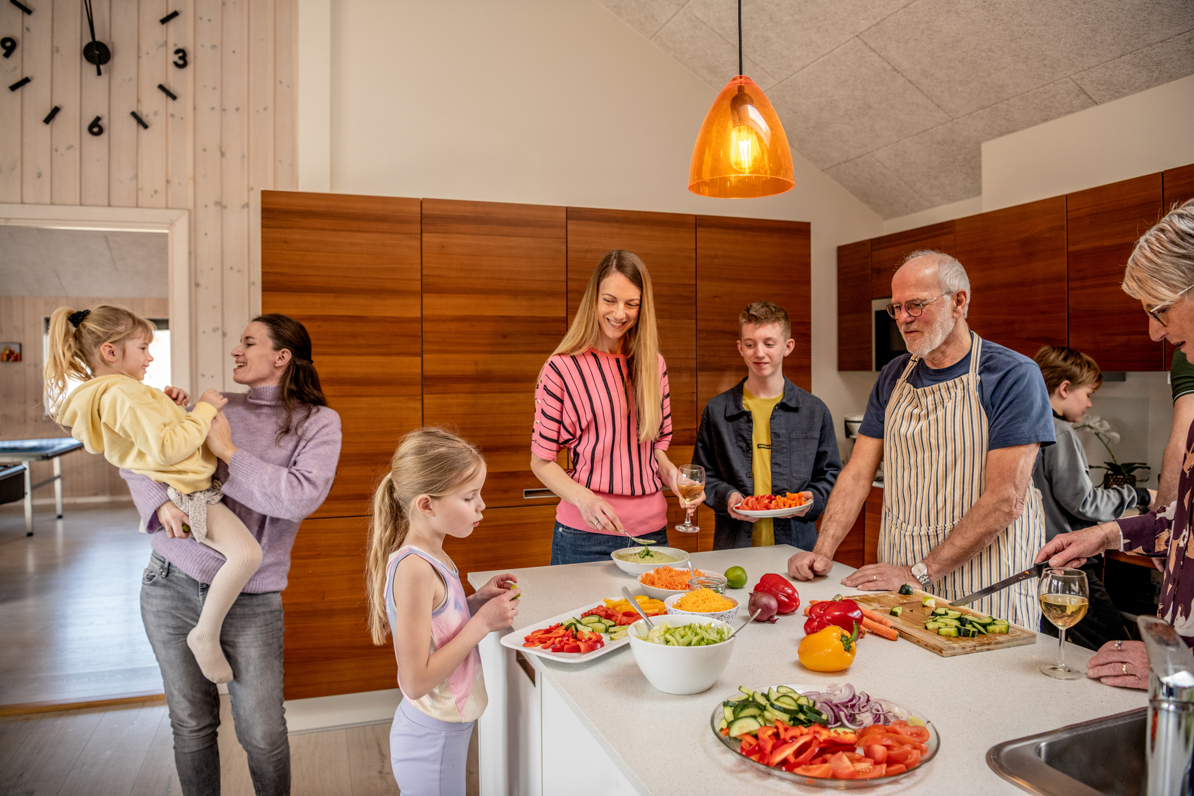 Stort køkken med plads til mange mennesker