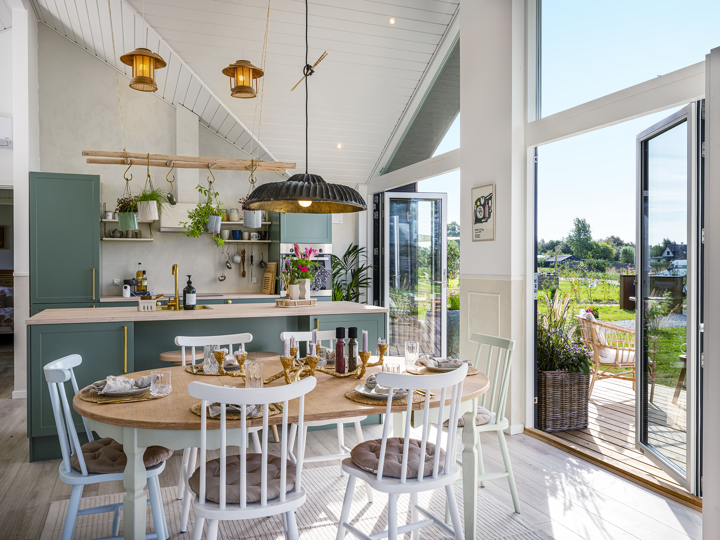 Sommerdrømme TV 2 køkken/alrum - Skanlux Trend sommerhus