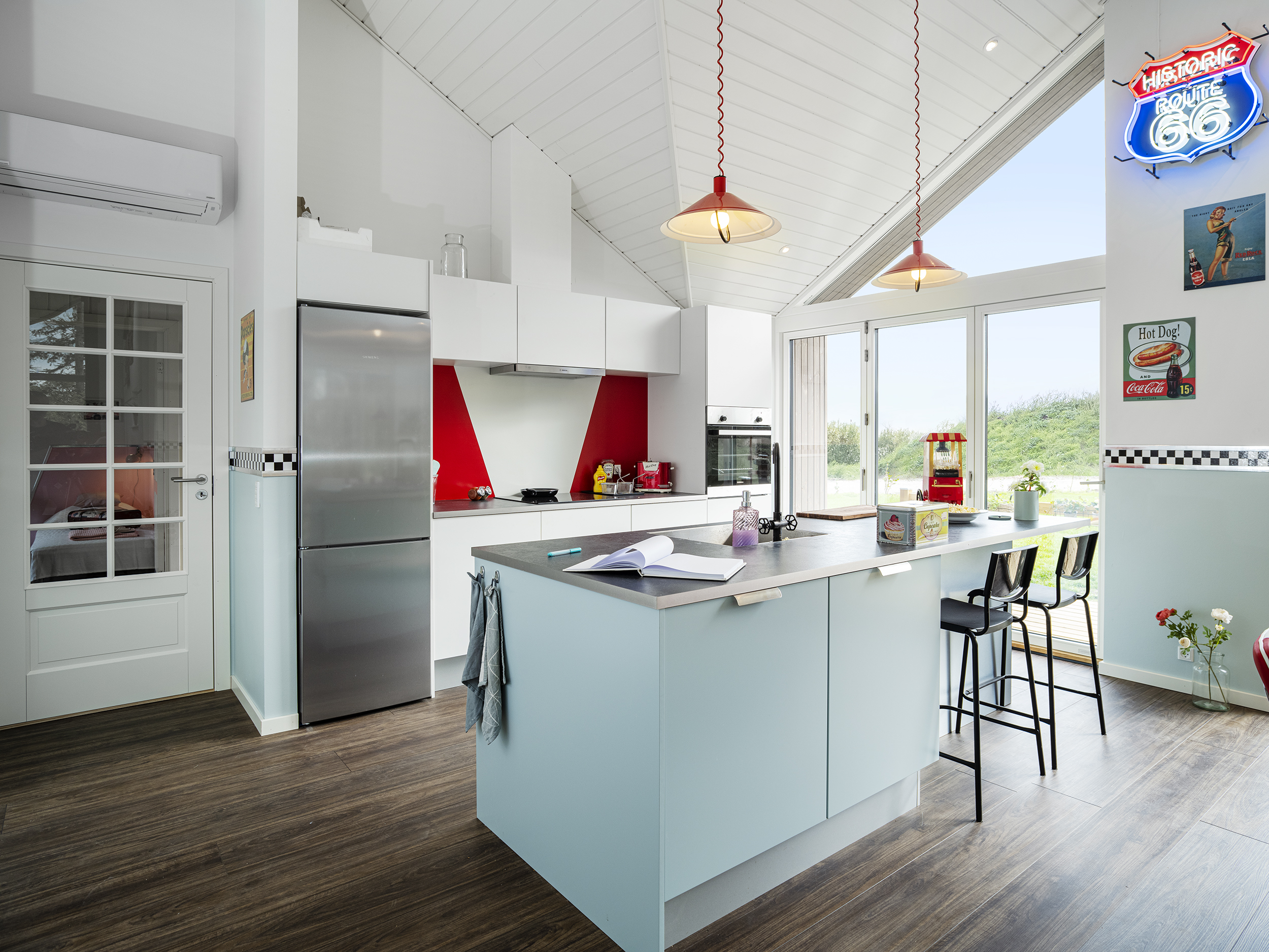 Sommerdrømme TV 2 køkken/alrum - Skanlux Trend sommerhus