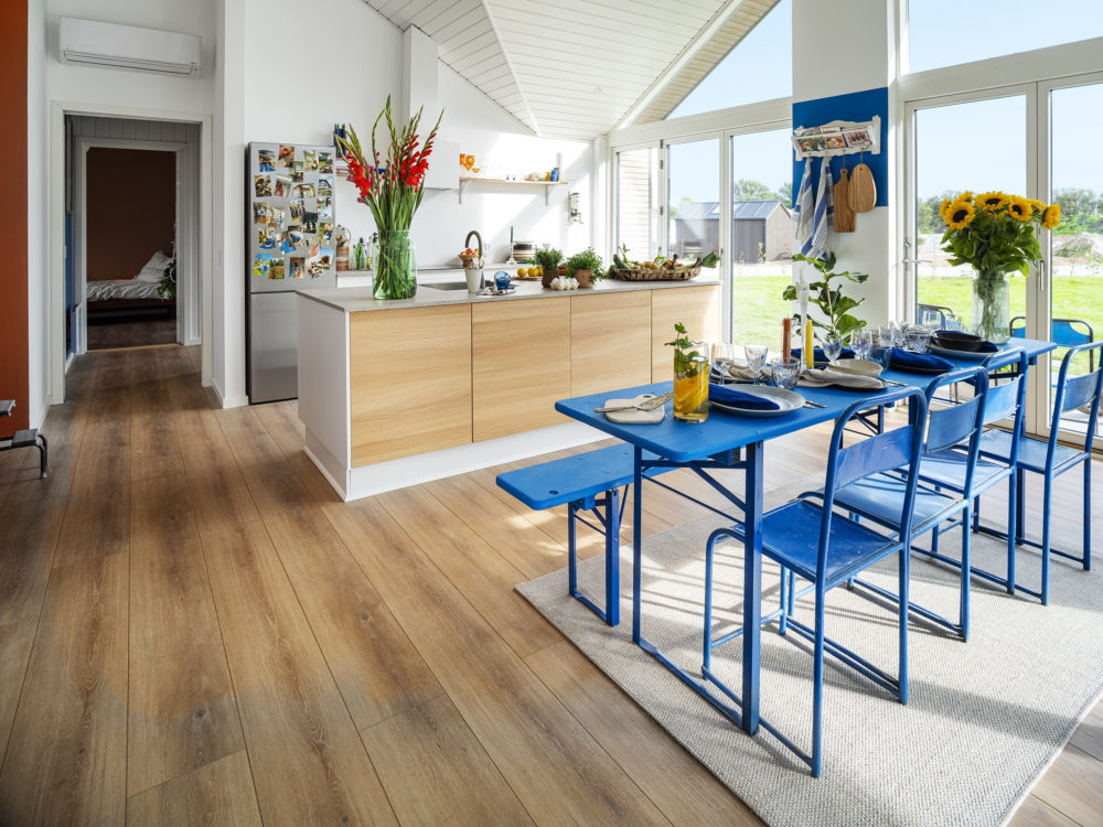 Sommerdrømme TV 2 køkken/alrum - Skanlux Trend sommerhus