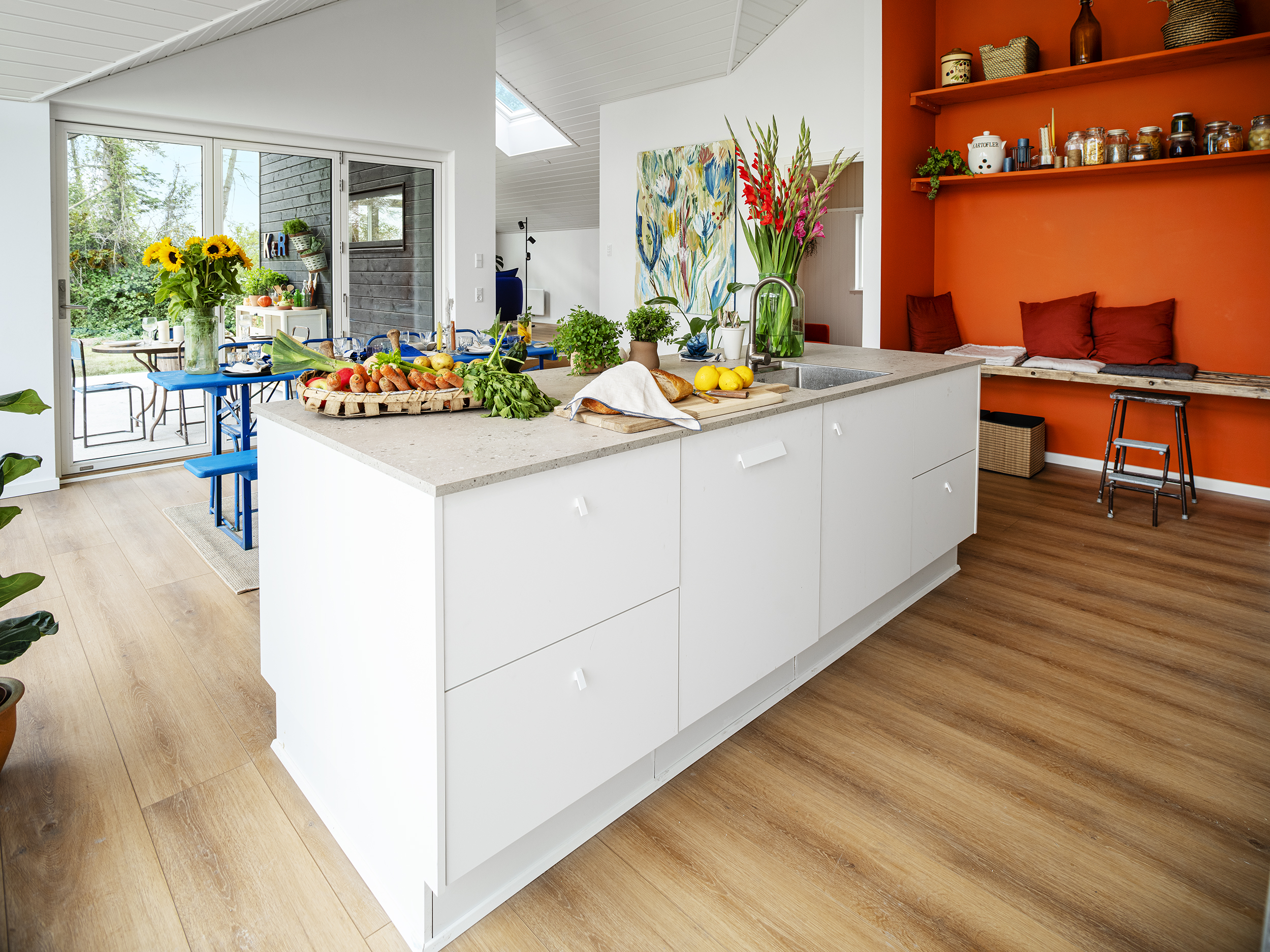 Sommerdrømme TV 2 køkken/alrum - Skanlux Trend sommerhus