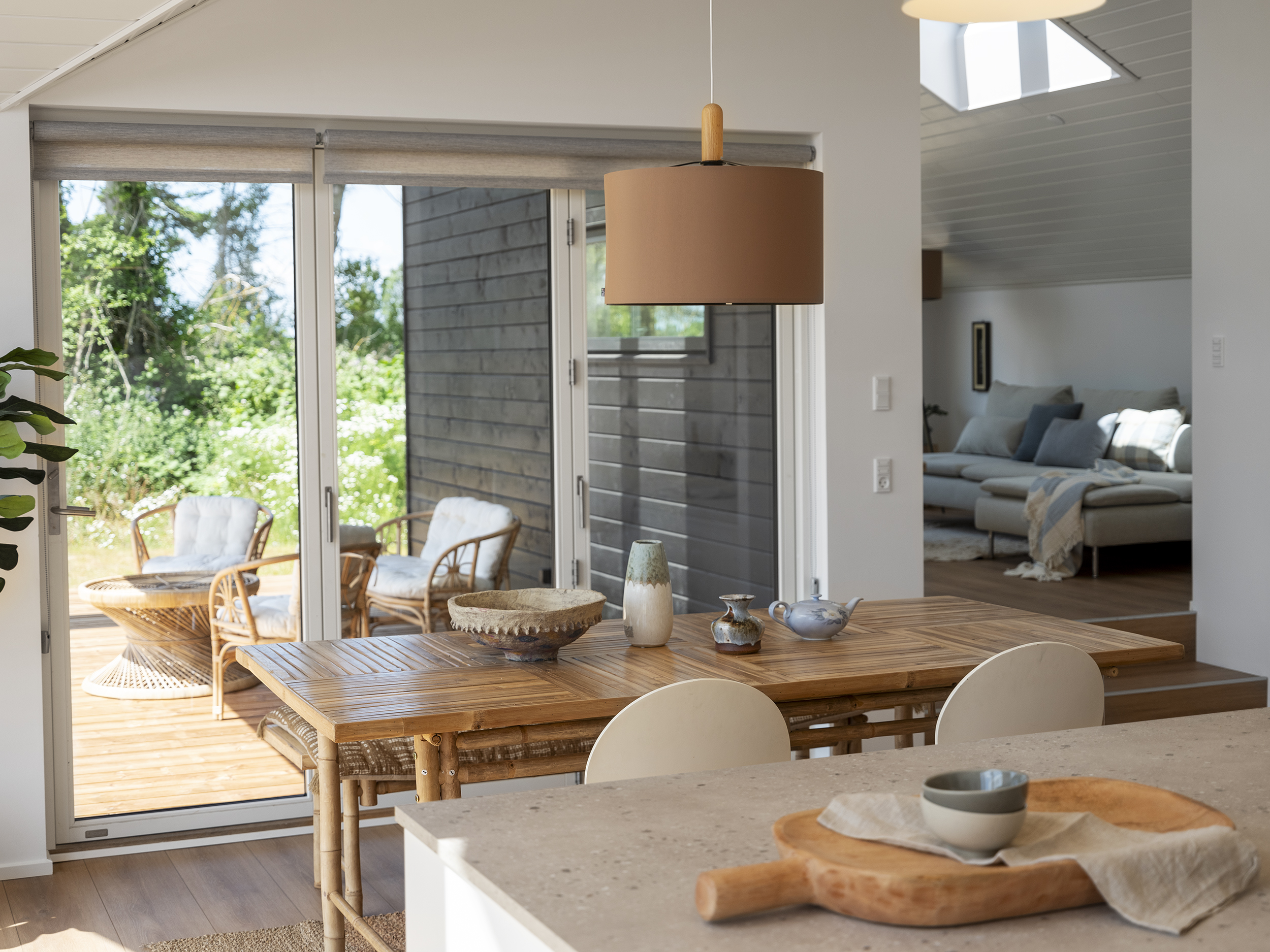 Skanlux sommerhus indefra set fra køkken alrum