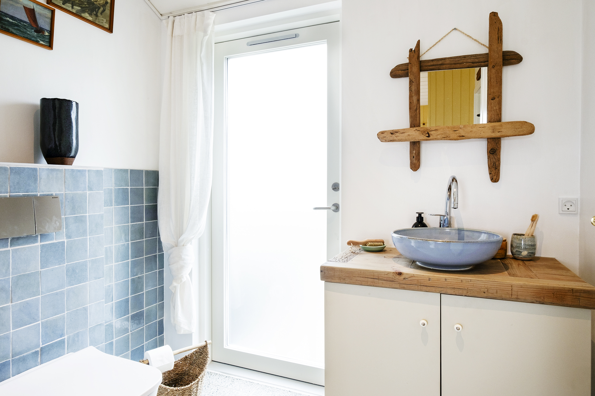 TV 2 Sommerdrømme 2024 - badeværelse