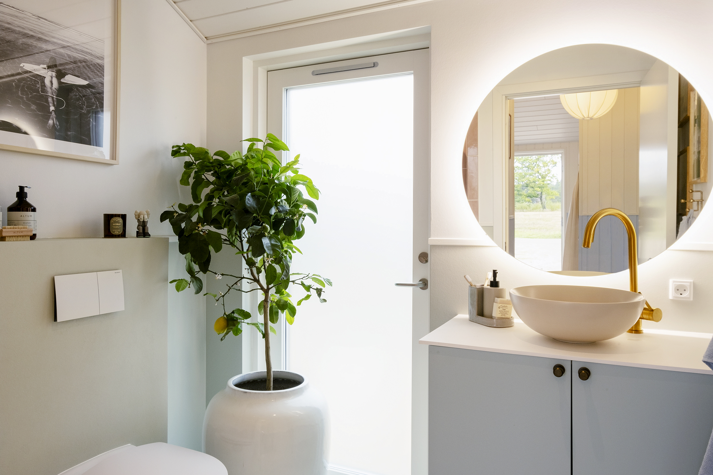 TV 2 Sommerdrømme 2024 - badeværelse