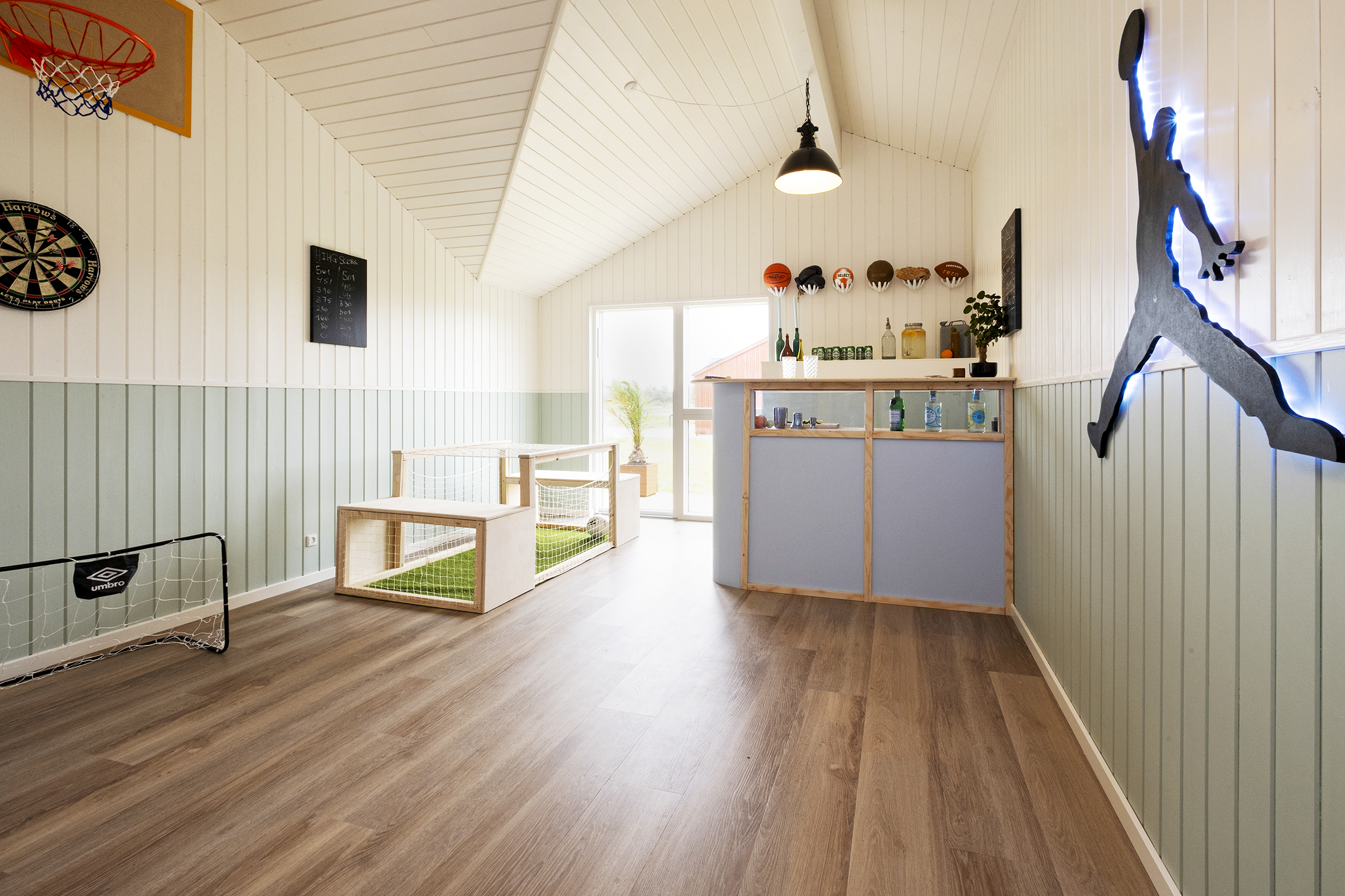 TV 2 Sommerdrømme 2024 - Hobbyrum Skanlux sommerhus