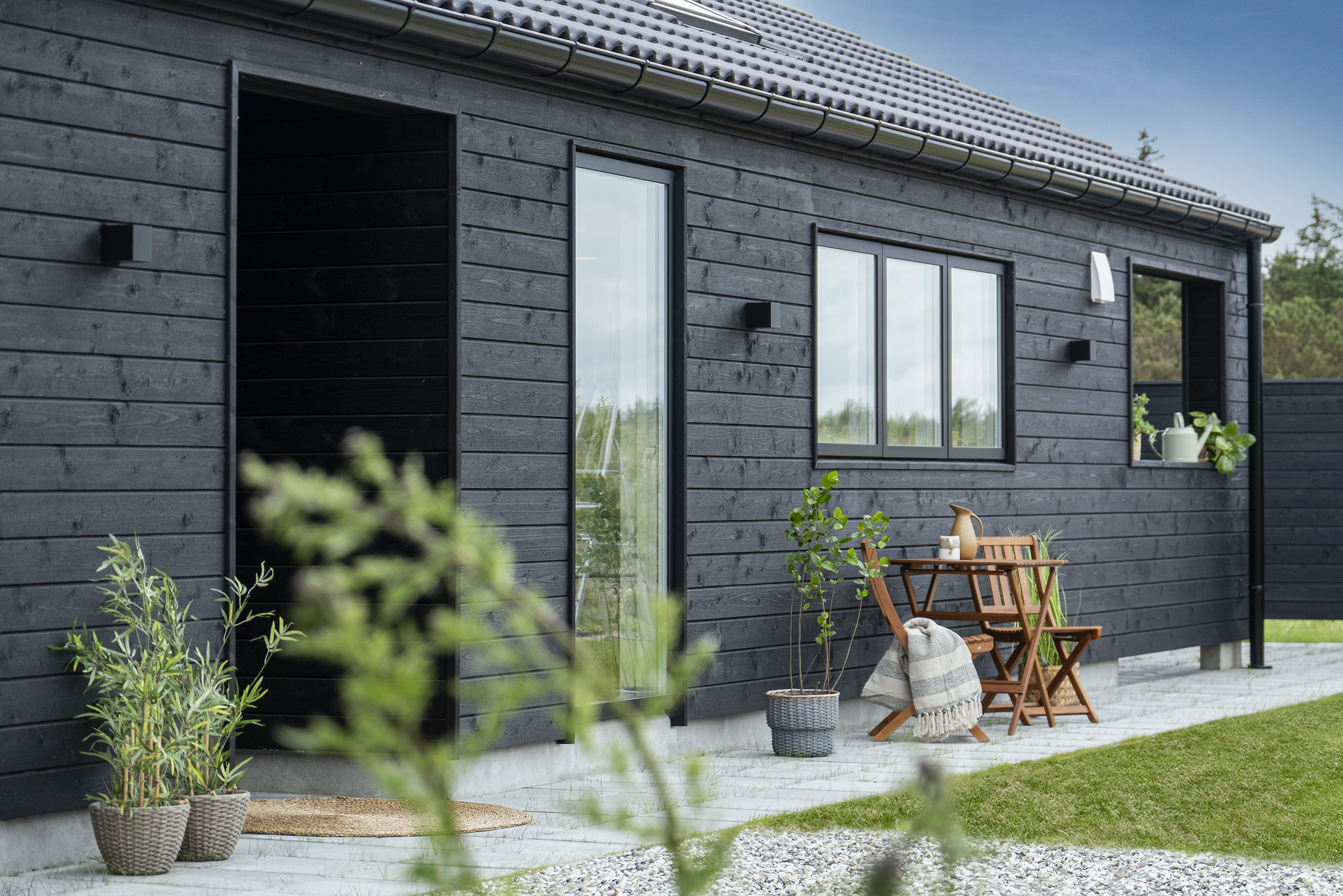 Skanlux Trend Basic 98 sommerhus - facade med indgangsparti