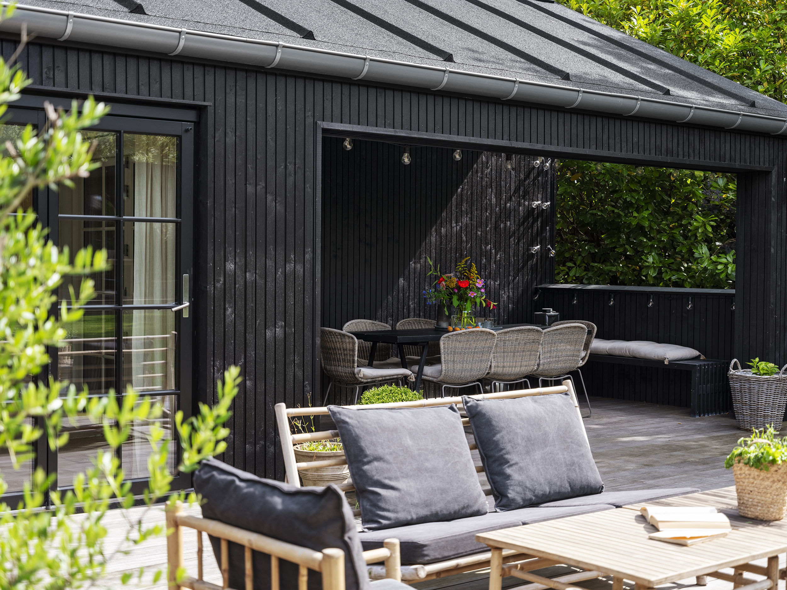 Skanlux Trend sommerhus med sprossede vinduer