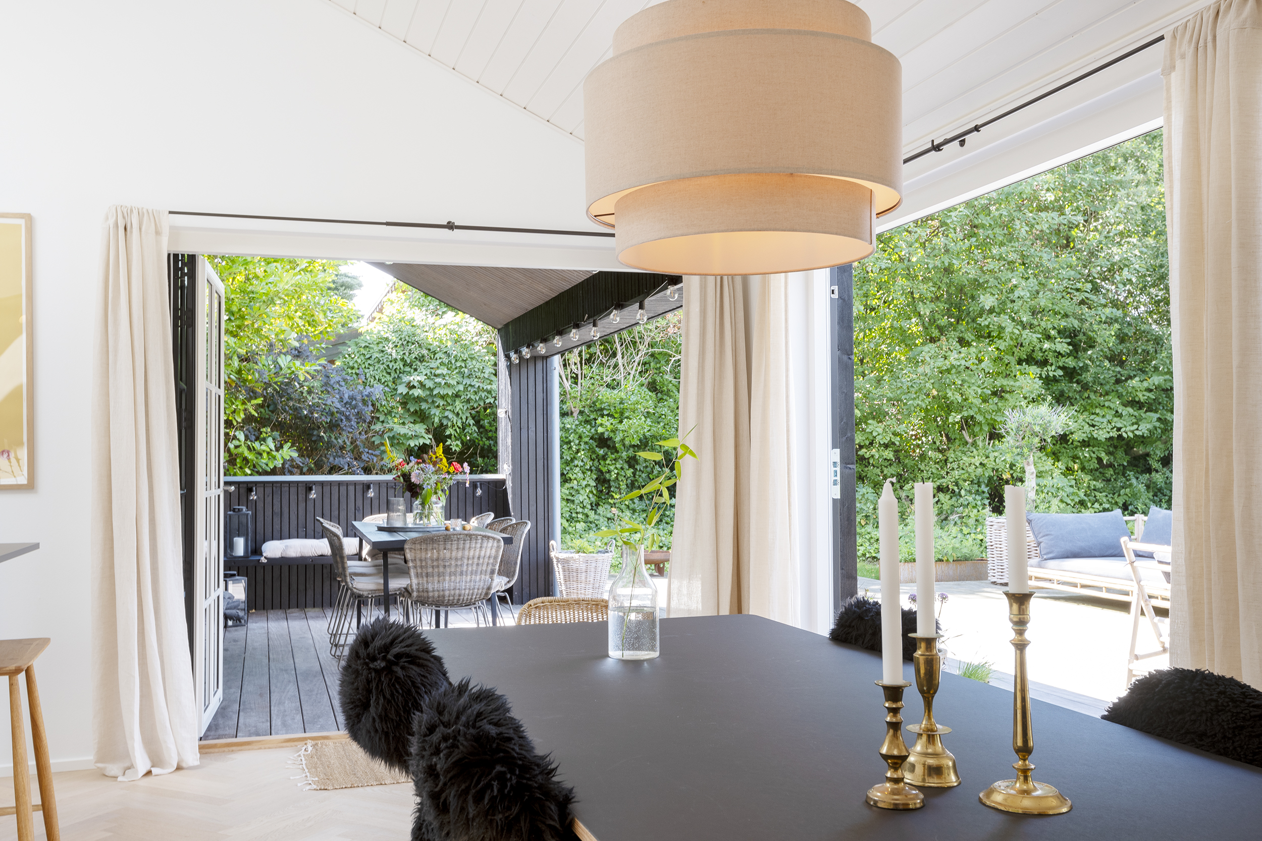 Skanlux Trend sommerhus med sprossede vinduer