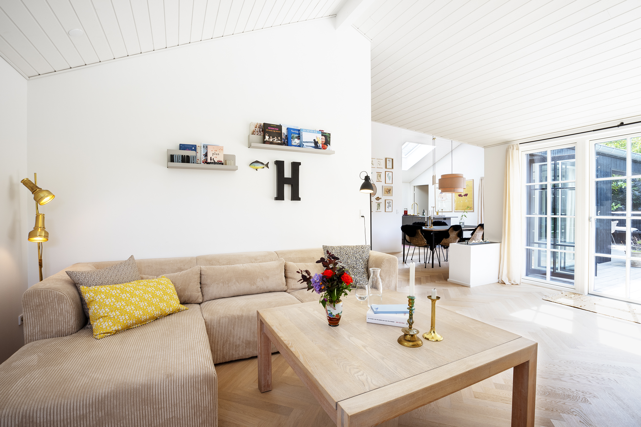 Skanlux Trend sommerhus med sprossede vinduer