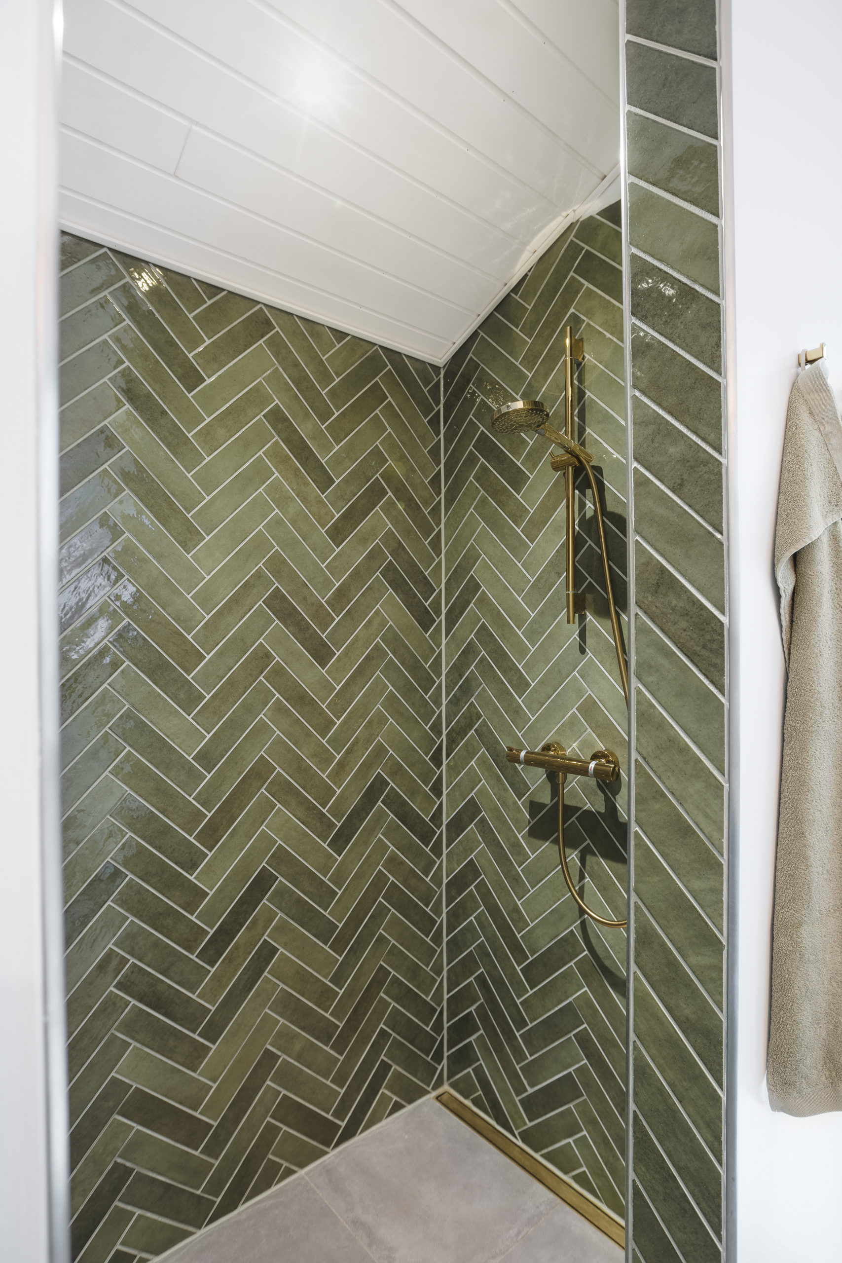 Skanlux Trend sommerhus med sprossede vinduer